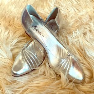 Vintage 1970’s Clear & Silver Disco Heel!